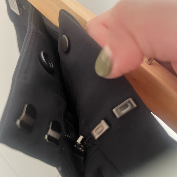 Black Lululemon mid rise trouser - Picture 5 of 6